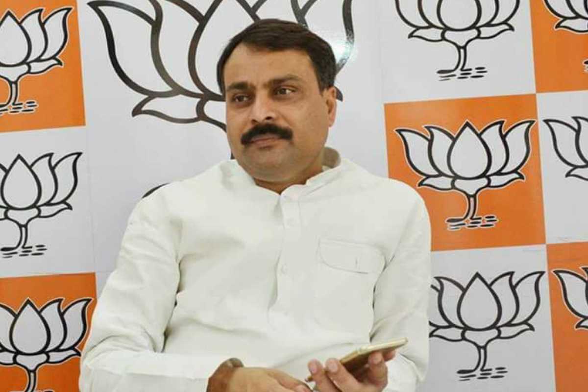 आजम खान का पत्र सपा में गृह युद्ध का ऐलान : मनीष शुक्ला